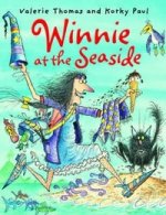 Winnie at Seaside Paperback +D